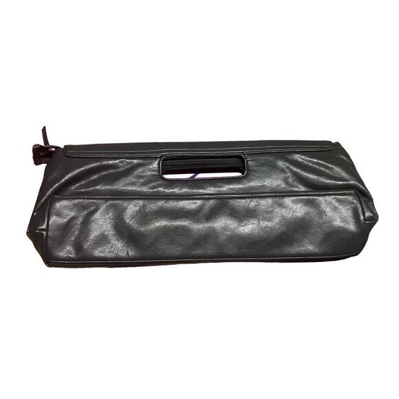 Long gray PVC clutch with magnetic snap - Picture 9 of 15